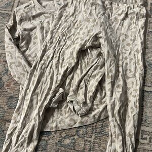 Kyte BABY Cream and Tan Leopard Print Kids Pajama Set